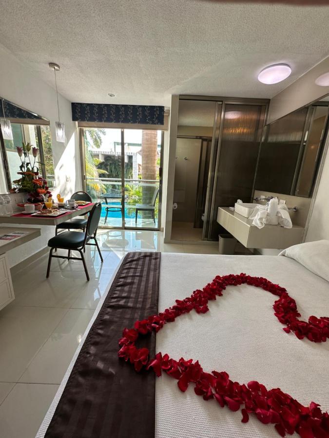 Hotel Plaza Caribe Канкун Экстерьер фото