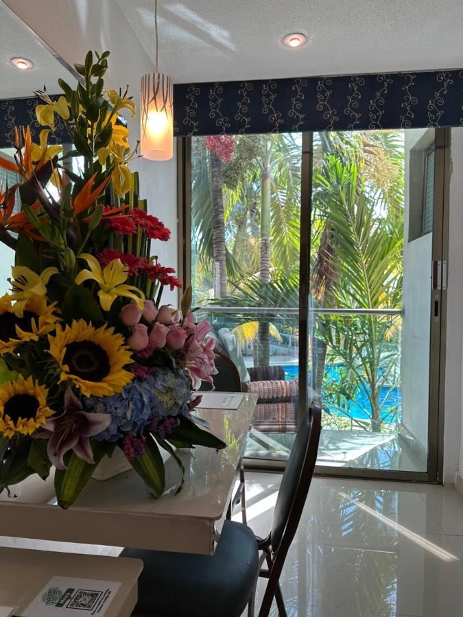 Hotel Plaza Caribe Канкун Экстерьер фото